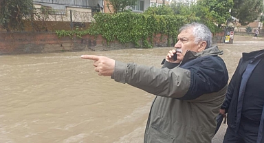 Adana’da 1 saatte 37 kg yağış düştü, büyükşehir belediyesi teyakkuza geçti