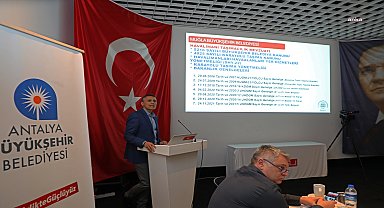 Antalya Büyükşehir Belediyesi, 'Kent İçi Ulaşım Yasa Tasarısı' çalıştayı düzenledi 