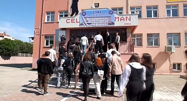 Burhaniye'de Edremit Körfezindeki 5 ilçeden 200 öğrenciyi buluşturan Sosyal Bilimler Çalıştayı düzenlendi