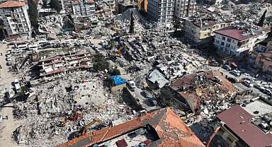 Ev ve arsaları kamulaştırılan depremzedeler tepkili: “Evlerimizi başımıza deprem yıkmadı ama devlet yıkmaya kalkışsa da biz buradayız”