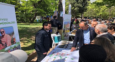 Gemlik Belediyesi ürettiği tohumları Çanakkale'de tanıttı