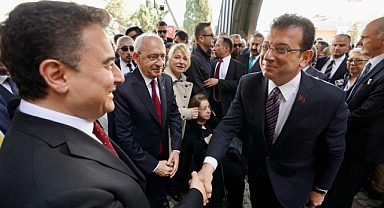 İmamoğlu: “Cumhuriyetimizin bir asırdır yürüdüğü yolu değiştirmeye niyetli bir zihniyetin açtığı tahribatı gidermek için hep birlikte çalışıyoruz”