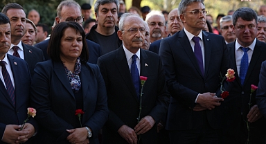 Kılıçdaroğlu, Bulgaristan’da Naim Süleymanoğlu, Nuri Adalı ve Mestanlı Şehitler Anıtlarını ziyaret etti