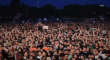 'Akhisar çağlak festivali'nde 'Duman' rüzgarı esti