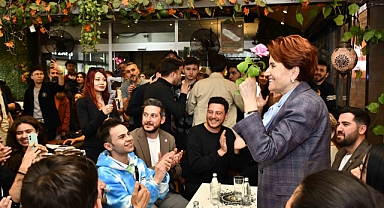 Akşener, Ankara’da gençler ile bir araya geldi