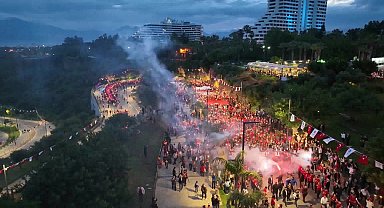 Antalya Büyükşehir'den coşkulu 19 Mayıs kutlaması... Başkan Böcek: "Biz gençlerle güçlüyüz"
