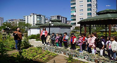 Atakumlu öğrencilerden Atatohum'a kompost sürprizi