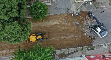 Aydın Büyükşehir Belediyesi, Efeler Şerbetci Caddesi'nde sıcak asfalt çalışmasına başladı