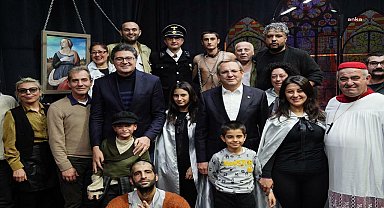 Ayvalık Belediye Tiyatrosu'na, Direklerarası seyircilerinden 2 ödül