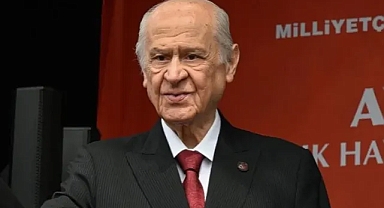 Bahçeli: “Çetelere, suç örgütlerine, satılmış aydınlara, çürük şarkıcılara, kokuşmuş sanatçılara, kiralık kalemlere tavizimiz katiyen olmayacak”