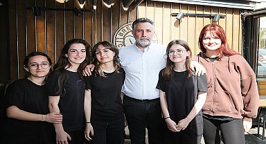 Başkan Sandal'dan gençlere çağrı: "Sandığa gelin, geleceğinizi geri alın"