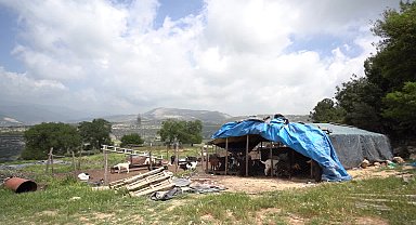 Başpınar Ailesi'nin çadırı, Mersin Büyükşehir'in desteğiyle aydınlandı