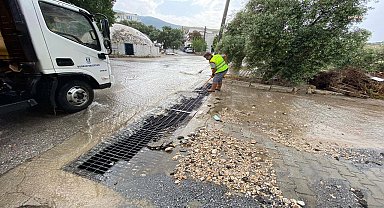 Bodrum Belediyesi ekipleri, etkili sağanak yağış nedeniyle teyakkuza geçti
