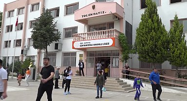 Bornova Belediye Başkanı İduğ, oyunu kullandı