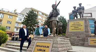 Bozüyük Belediye Başkanı Bakkalcıoğlu, Cumhuriyet Meydanı'ndaki çalışmaları yerinde inceledi