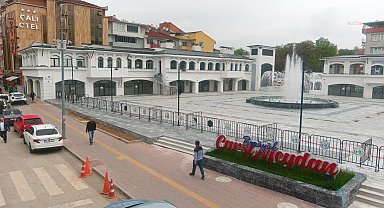 Bozüyük Belediyesi, Çarşı ve Kent Meydanı'nda yapımı tamamlanan dükkanları satışa çıkarıyor