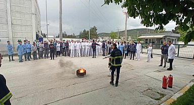 Bozüyük Belediyesi İtfaiyesi'nden fabrika personeline yangın eğitimi