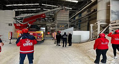 Bozüyük Belediyesi İtfaiyesi'nden yaralı kurtarma tatbikatı