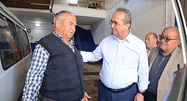 Bülent Tezcan’ın dinlediği esnaf: “Geçen yıl bin lira olan dükkan kirası şu anda 8 bin lira. Fiyat listesi çıkarıyorum, müşteriye söylemeye utanıyorum”