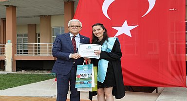 Burhaniye Belediye Başkanı Deveciler, Bubfa'nın mezuniyet törenine katıldı