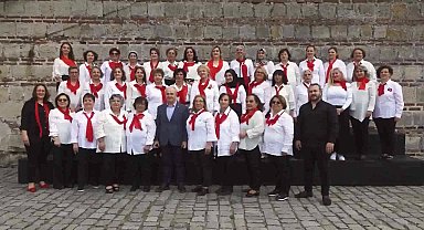 Büyükçekmece'de Cumhuriyetin 100. Yılında "Yüzde Yüz Sanat" sergisi açıldı