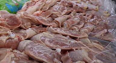 Candan Karlıtekin: “Tavuk etine yüzde 20 zam yapıldı. Hükümet, bu zammın seçimlerden önce etiketlere yansıtılmaması için uyardı”