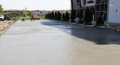 ÇERKEZKÖY BELEDİYESİ’NDEN ULUÇINAR SOKAK’TA DEMİRLİ BETON YOL ÇALIŞMASI