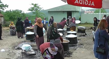 Chp'lilerin geldiğini gören Akçakoca Kaymakamı'nın Hıdırellez şenliğini terk ettiği iddiası…Gaytancıoğlu: Bilip de duyup da terk ettiyse yanlış yapmıştır