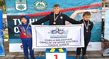 Çorlu Belediyesi yüzücülerinden büyük başarı