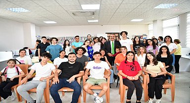 Çukurova Belediye Başkanı Çetin, Atatürk Yaşam Köyü'nde gençlerle sohbet etti