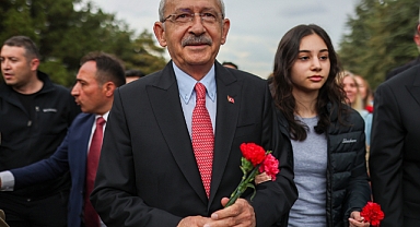 Cumhurbaşkanı Adayı Kemal Kılıçdaroğlu, Ata'nın huzurunda