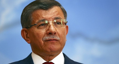 Davutoğlu: “Seçimlere ‘Siyasi Darbe’ diyen birisi bu ülkenin diktatörlüğe girmesinin önünü açıyor demektir”