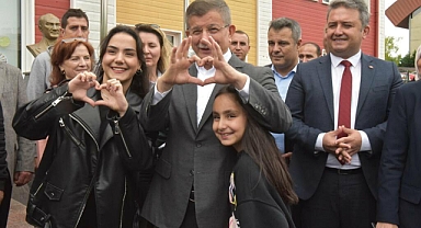 Davutoğlu: “Ülkemizin, milletimizin geleceği için oyumuzu kullandık”