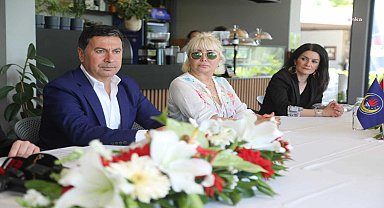 Depremzede çocukların yararına Bodrum'da düzenlenecek konser için tanıtım toplantısı