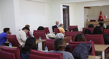 Efeler Belediye Başkanı Atay'dan tıp fakültesi öğrencilerine: "Çok kıymetlisiniz, ülkenizden ayrılmayın"