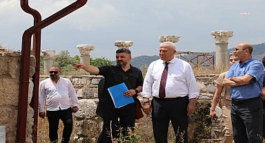 Efeler Belediye Başkanı Atay, Tralleis Antik Kenti'ndeki kazı çalışmalarını yerinde inceledi