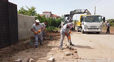 Efeler Belediyesi ekipleri, ilçenin yollarını yeniliyor