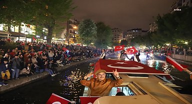 Eskişehir'de fener alayı geceyi aydınlattı