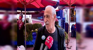 Eskişehir'de pazarda alışveriş yapan vatandaş: "Eskiden el arabasıyla pazara gelirdim, şimdi poşet dolmuyor"