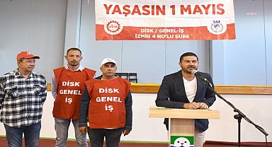 Foça Belediye Başkanı Gürbüz ve belediye çalışanları, 1 Mayıs'ı kutladı