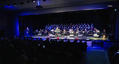 Gaziemir'de türküler, depremde hayatını kaybedenler anısına seslendirildi