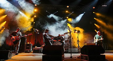 Gaziemirli gençler, bayramlarını Duman'la kutladı