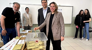 Gültekin Uysal, oyunu Afyonkarahisar’da kullandı: “Her bir oy, sandığa cemre olarak düşecektir”