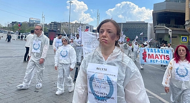 Hep-Sen Taksim'de sağlıkta şiddete dikkat çekti ve sağlık sisteminin hastalığını simgeleyen reçete açtı