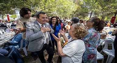 Konak Belediye Başkanı Batur: "14 Mayıs'ta hem Anneler Günü'nü hem de bizim bayramımızı kutlayacağız"