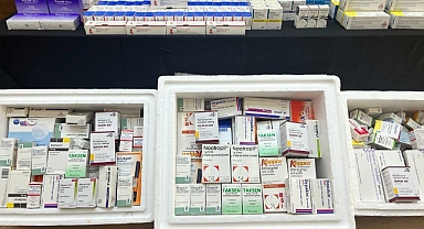 İstanbul'da bir eve düzenlenen baskında 10 milyonluk liralık kaçak ilaç ele geçirildi