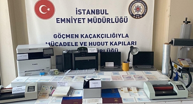 İstanbul'da sahte pasaport ve belge ürettikleri gerekçesiyle yabancı uyruklu 3 kişi gözaltına alındı