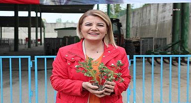 İZMİT BELEDİYESİ’NİN ÇİFTÇİYE DESTEĞİ SÜRÜYOR 