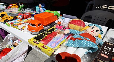 İzmit Belediyesi ve İzmit Kent Konseyinden depremzede çocuklar için oyuncak kampanyası