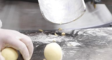 Kadıköy Belediyesi'nin mobil fırını hizmete başladı